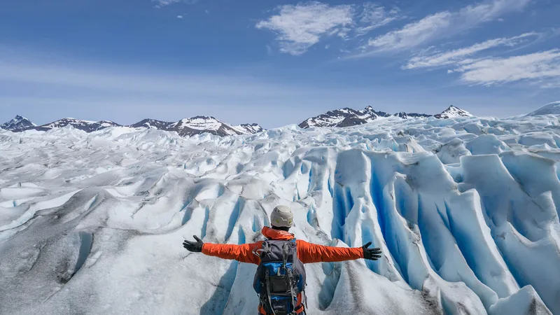 Aventura Big Ice con vistas al lago Argentino desde el glaciar