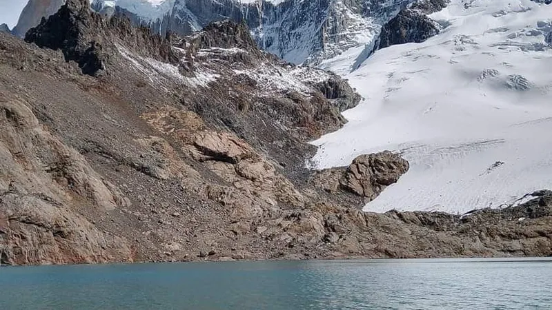 Sendero entre lenga y ñire en El Chaltén, Santa Cruz