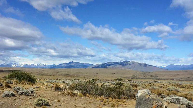 Vista exterior del Glaciarium con el lago Argentino de fondo