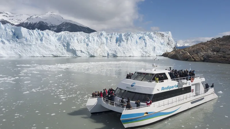Nautical Safari sailing in front of Perito Moreno Glacier